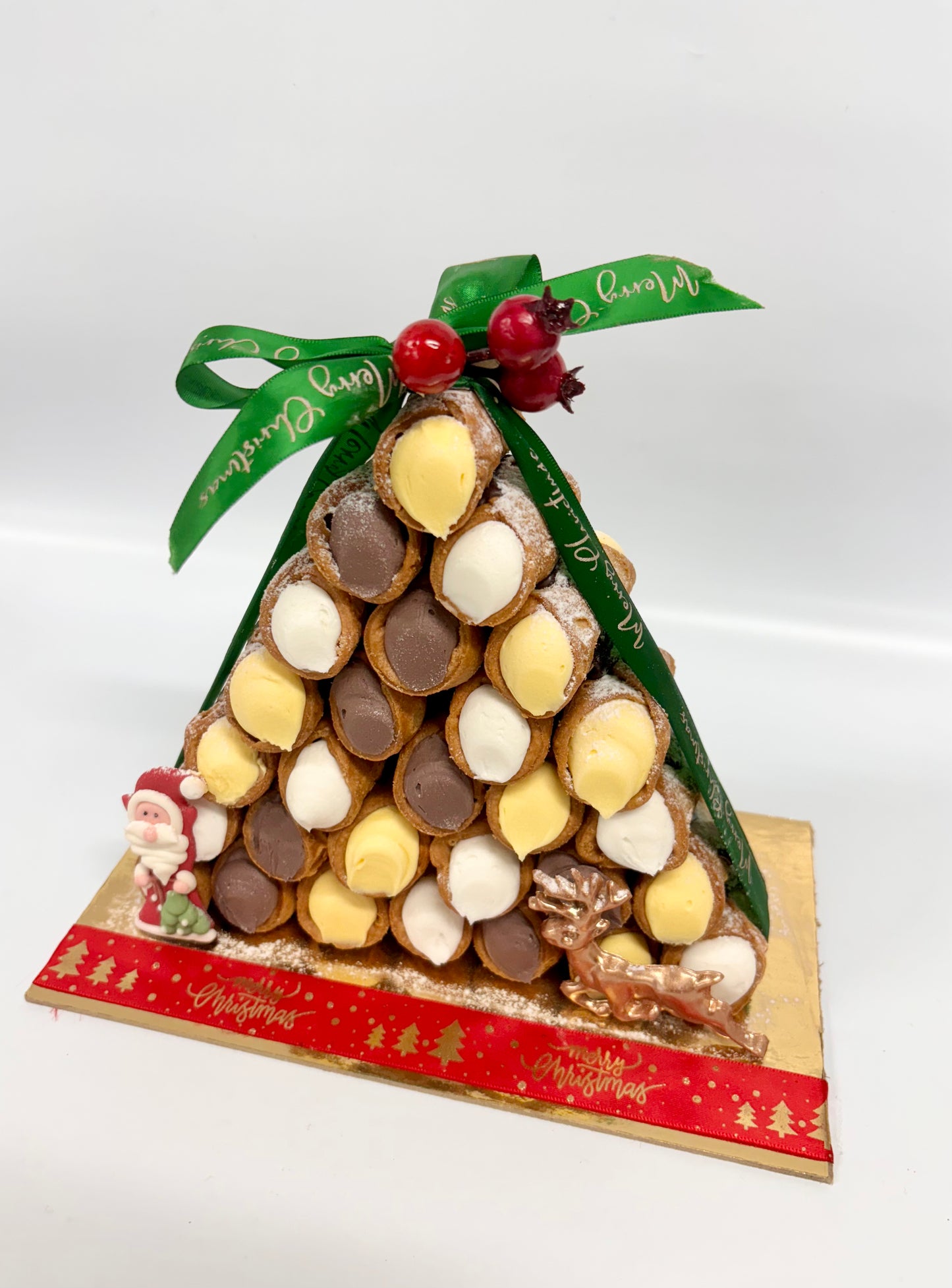 Christmas Cannoli Tower